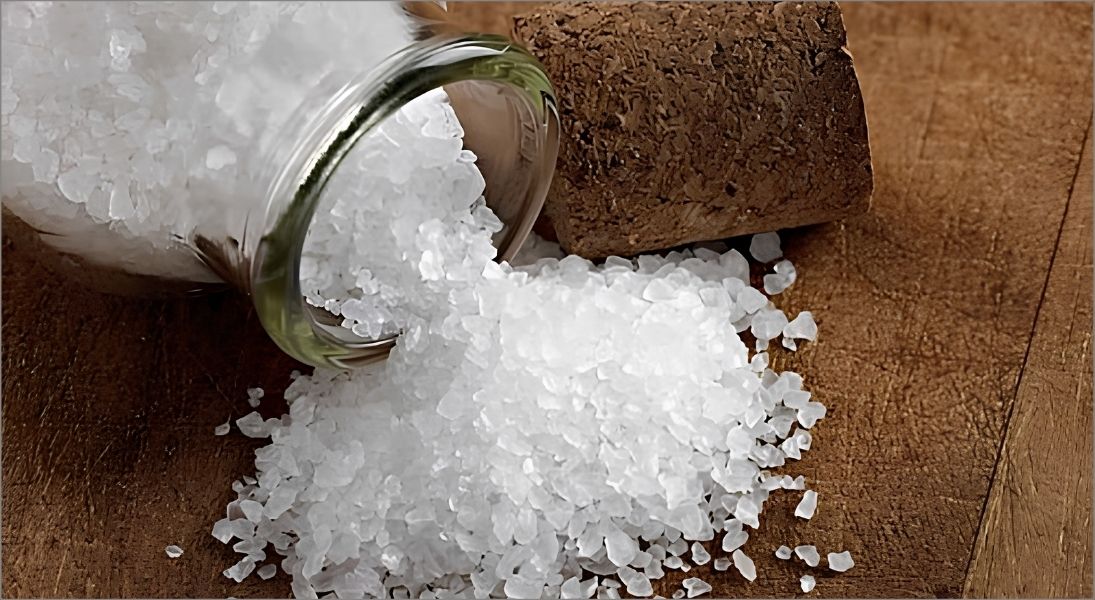 Những hạt muối biển đậm đà lại có tác dụng xua đuổi nguồn năng lượng tiêu cực tích tụ từ tháng cũ Những hạt muối biển đậm đà lại có tác dụng xua đuổi nguồn năng lượng tiêu cực tích tụ từ tháng cũ