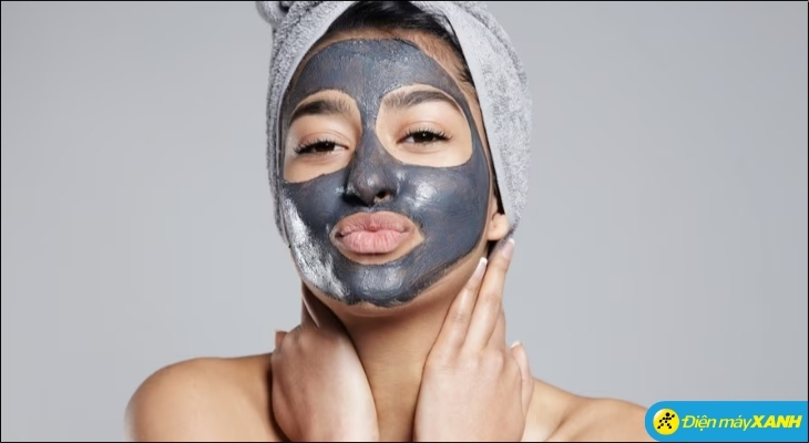 Đối với mặt nạ đất sét, mặt nạ dạng rửa (wash-off), bắt buộc phải rửa sạch với nước để tránh bít tắc lỗ chân lông gây mụn