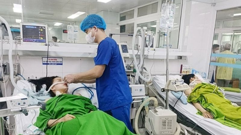 Rửa dạ dày là một biện pháp giúp điều trị ngộ độc paracetamol ở giai đoạn đầu