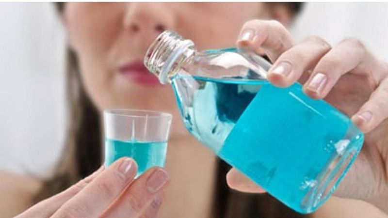 Bạn nên súc miệng hàng ngày để phòng ngừa tình trạng ngứa họng