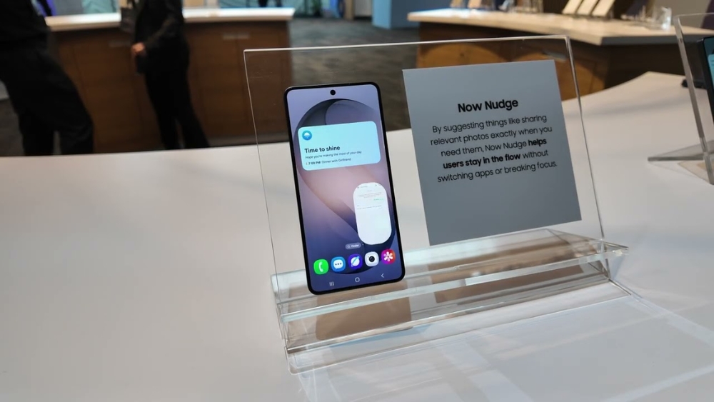 Xuất hiện ngay tr&ecirc;n thanh c&ocirc;ng cụ của Samsung Keyboard