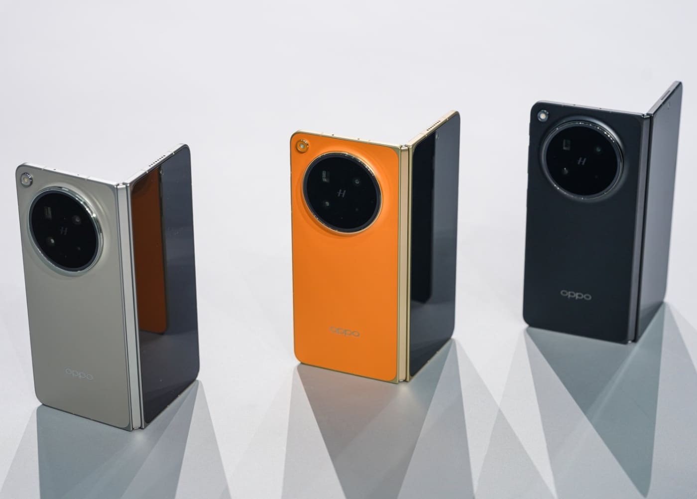 OPPO Find N6 ra mắt tại thị trường Trung Quốc OPPO Find N6 ra mắt tại thị trường Trung Quốc