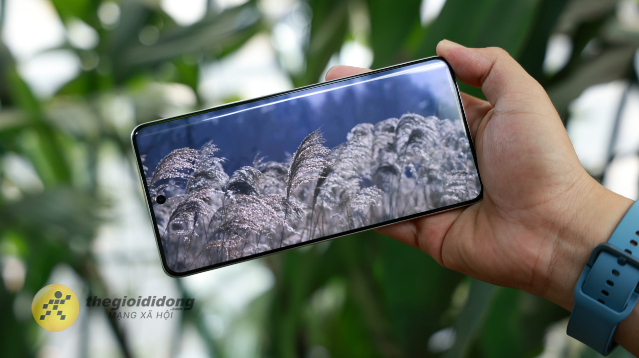 Mở hộp và trên tay realme P4 Power: Pin 