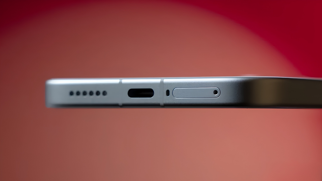 Trên tay POCO X8 Pro: Chip Dimensity 8500-Ultra, pin 6.500 mAh và sạc nhanh 100 W