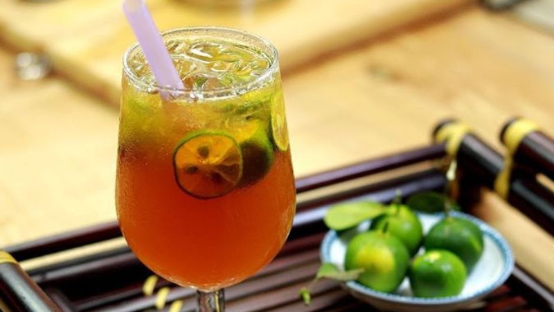 Bạn nên uống nước quất sau ăn 30 phút để đảm bảo hấp thu tốt thức ăn