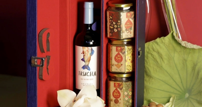 Tặng rượu vang làm quà tất niên cho khách hàng Tặng rượu vang làm quà tất niên cho khách hàng