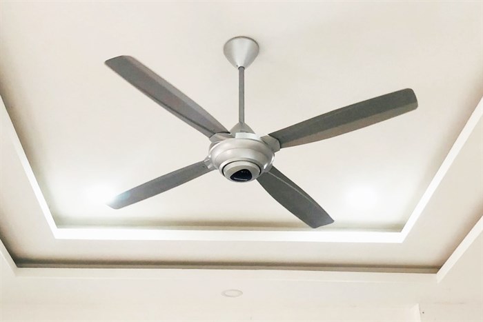 Quạt trần Panasonic 4 cánh F-56MZG-S 59W cân bằng giữa công năng và thẩm mỹ, mang đến luồng gió ổn định, êm ái cho phòng khách, phòng ăn