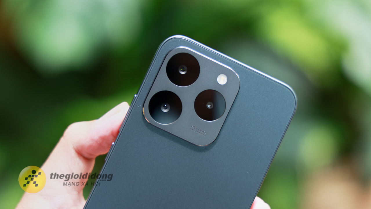 Trên Tay Realme 15T 5G: Thiết Kế Phẳng, Viên Pin 7.000 Mah, Màn Amoled Trên Tay Realme 15T 5G: Thiết Kế Phẳng, Viên Pin 7.000 Mah, Màn Amoled