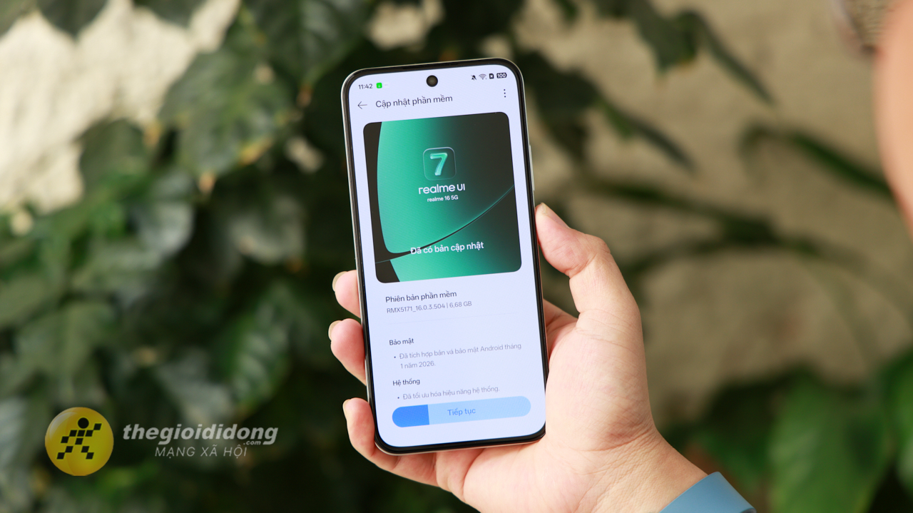 Trên Tay Realme 16 5G: Thiết Kế Camera Có Gương Cầu Lồi Độc Đáo