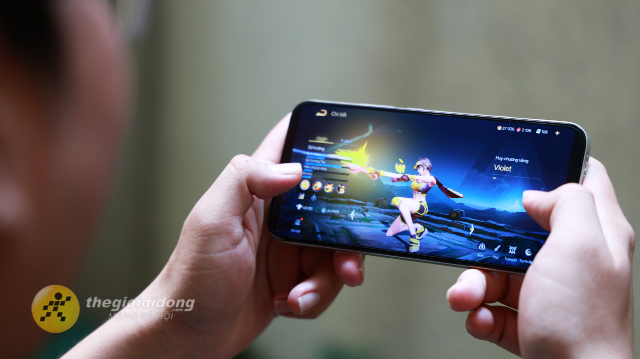 Trên Tay Realme 16 5G: Thiết Kế Camera Có Gương Cầu Lồi Độc Đáo