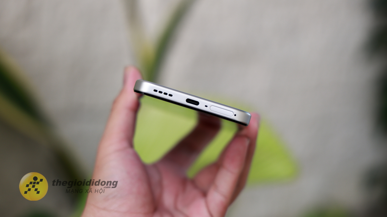 Trên Tay Realme 16 5G: Thiết Kế Camera Có Gương Cầu Lồi Độc Đáo