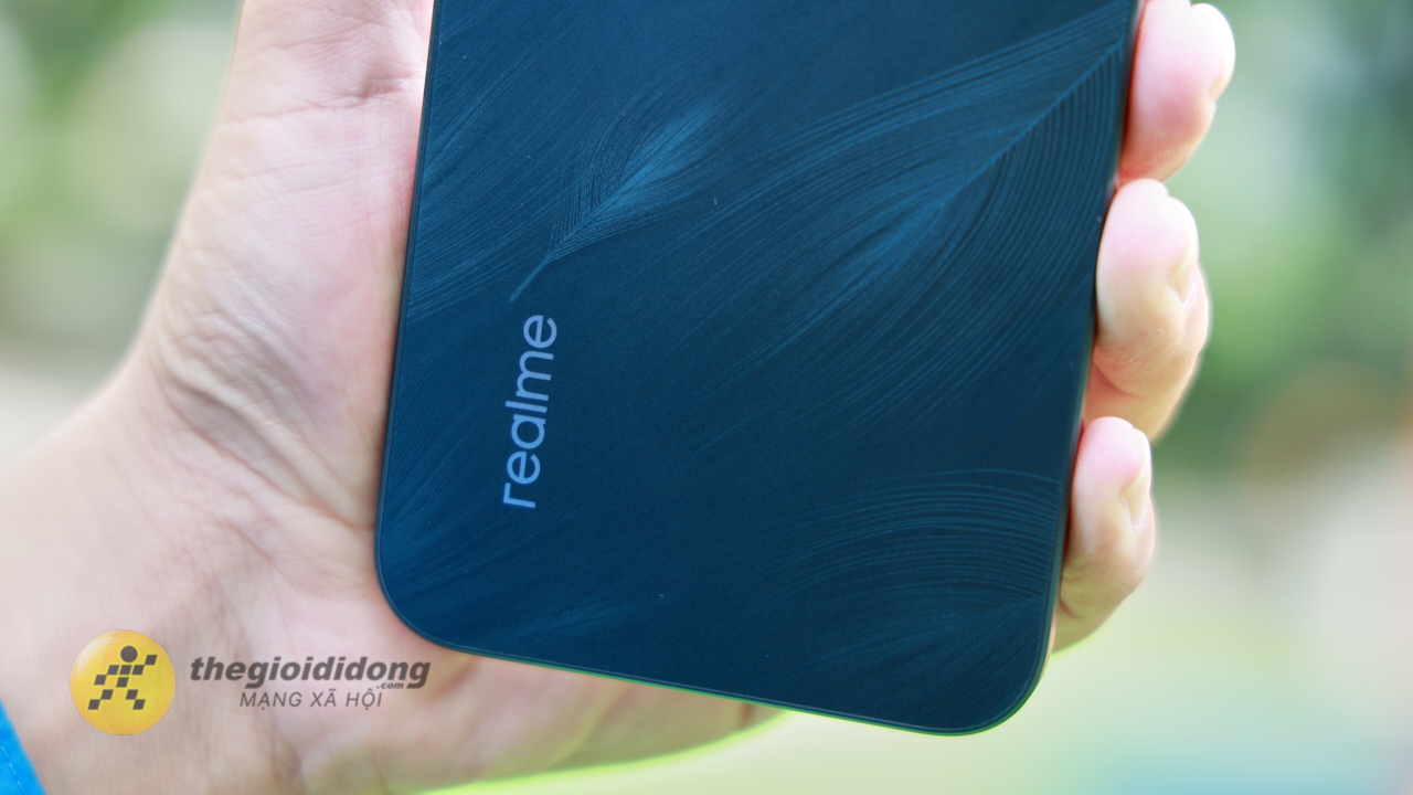 Trên Tay Realme C85 5G: Thiết Kế Mặt Lưng Đẹp Mắt, Viên Pin 7.000 Mah Và Sạc Nhanh 45 W