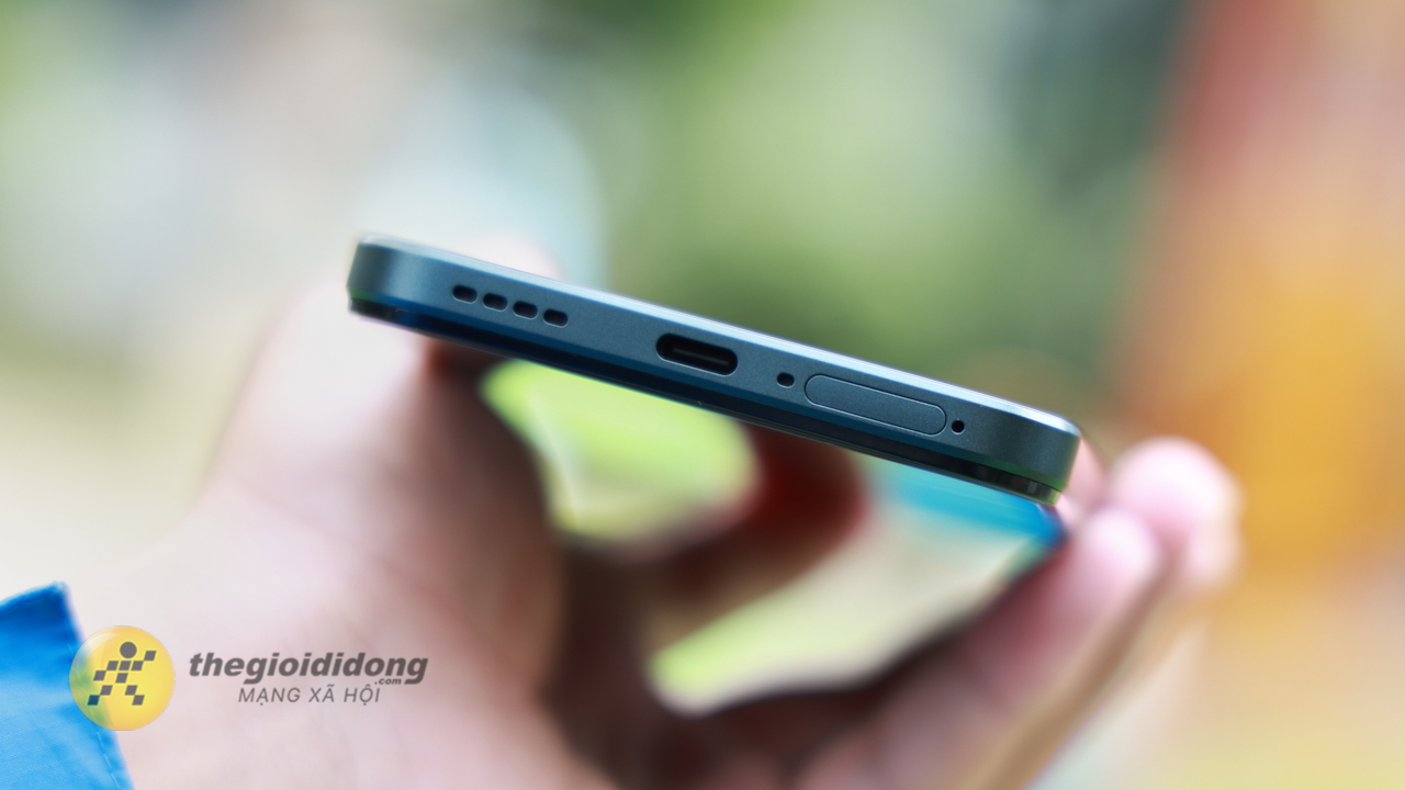 Trên Tay Realme C85 5G: Thiết Kế Mặt Lưng Đẹp Mắt, Viên Pin 7.000 Mah Và Sạc Nhanh 45 W