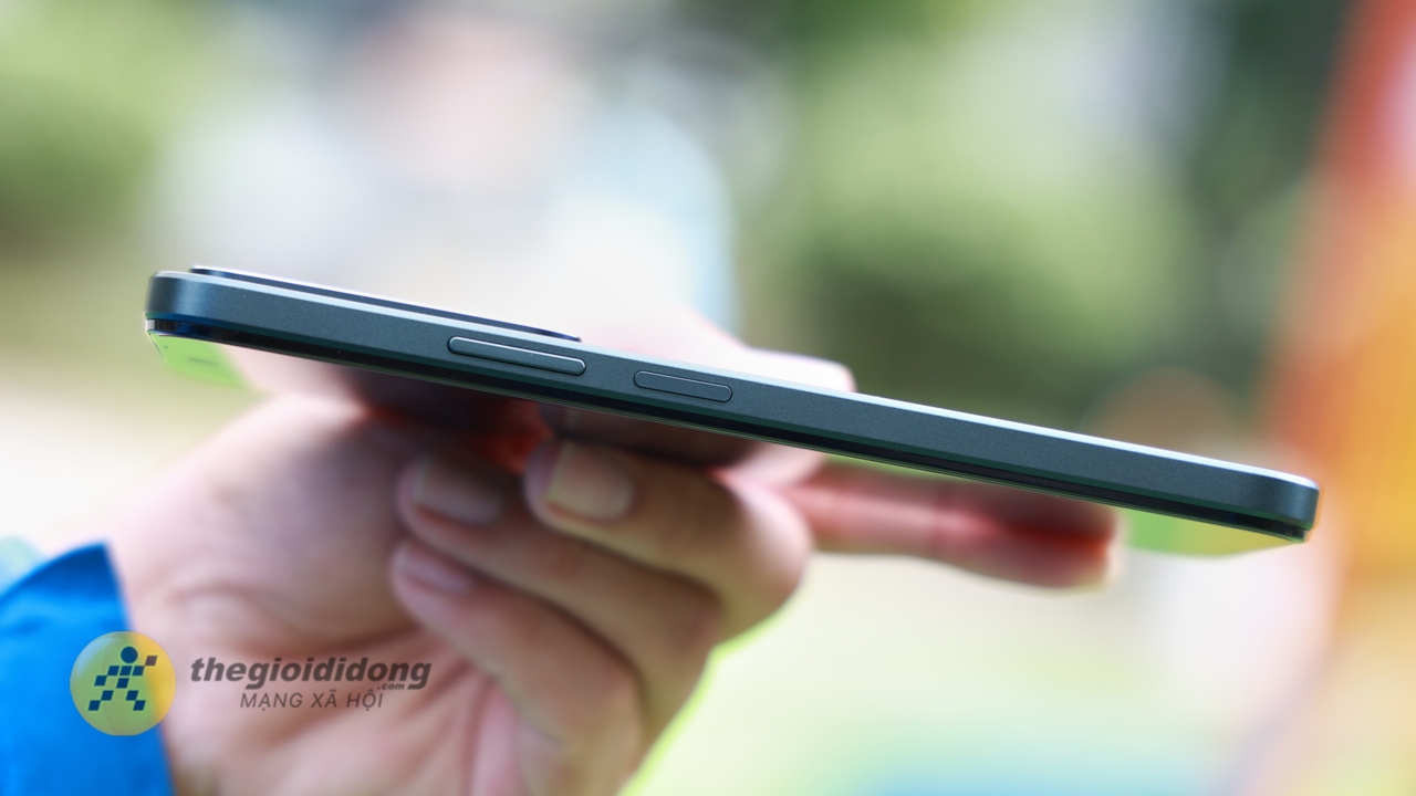 Trên Tay Realme C85 5G: Thiết Kế Mặt Lưng Đẹp Mắt, Viên Pin 7.000 Mah Và Sạc Nhanh 45 W