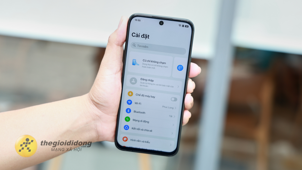 Trên Tay Realme C85 5G: Thiết Kế Mặt Lưng Đẹp Mắt, Viên Pin 7.000 Mah Và Sạc Nhanh 45 W