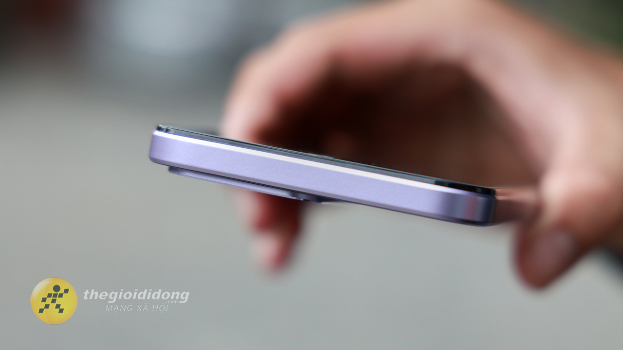 Trên tay realme C85 Pro: Pin lớn 7.000 mAh, sạc nhanh 45 W và màn hình AMOLED Full HD+