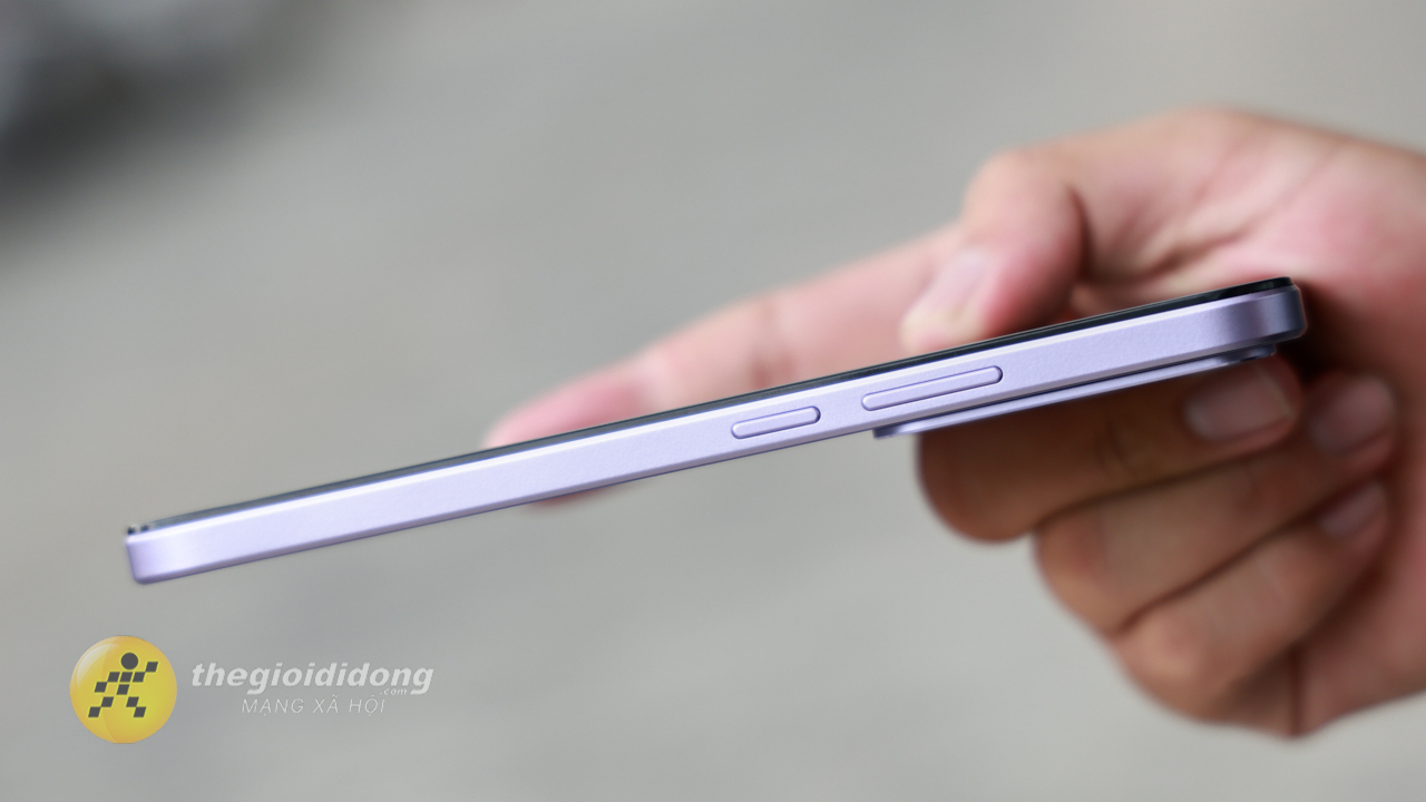 Trên tay realme C85 Pro: Pin lớn 7.000 mAh, sạc nhanh 45 W và màn hình AMOLED Full HD+