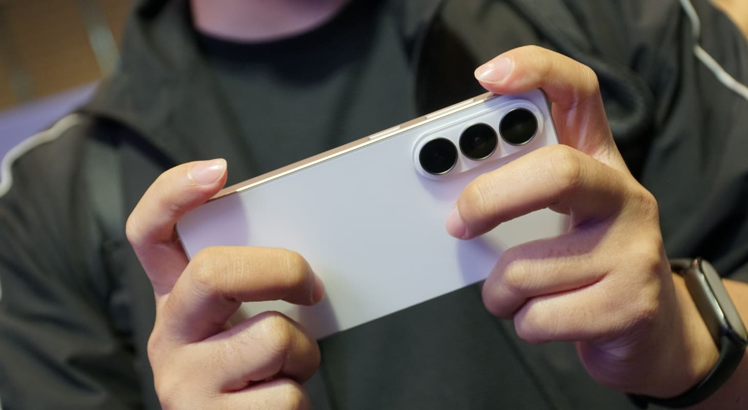 Samsung Galaxy S26 Plus vẫn được trang bị chip Exynos 2600 cho phép chơi game mượt mà