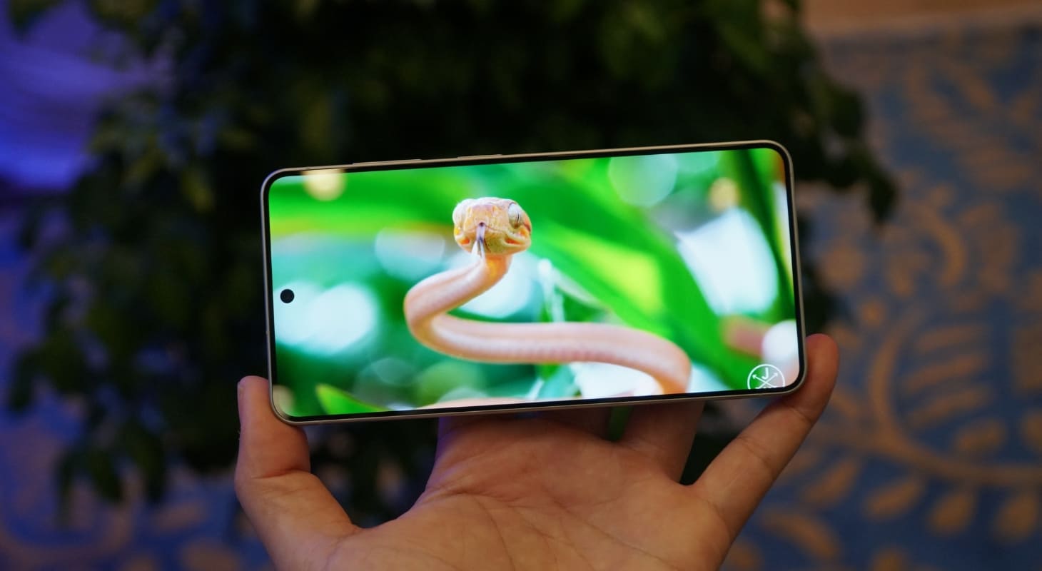 Samsung Galaxy S26 Plus có thời lượng pin 4900mAh, vượt trội hơn so với bản tiêu chuẩn