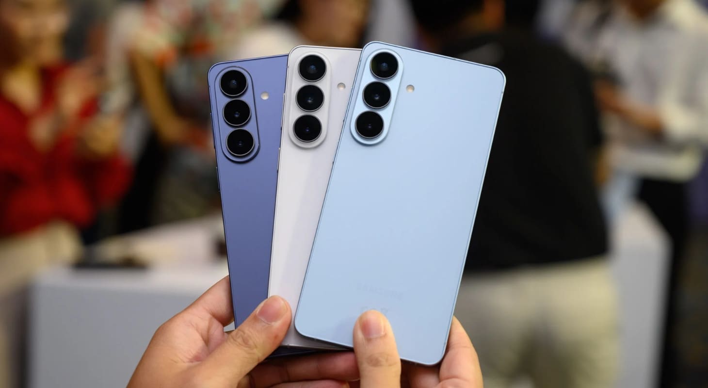 Samsung Galaxy S26 với các phiên bản màu: Trắng, Đen, Tím, Xanh Dương