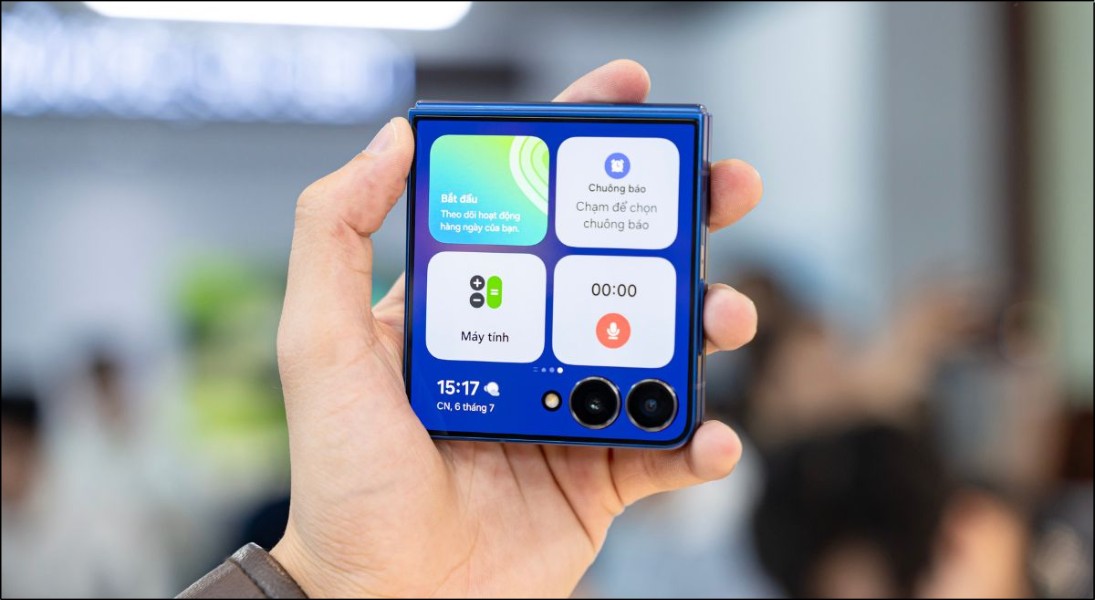 Z Flip7 còn được tối ưu phần mềm với One UI 8 và tích hợp nhiều tính năng AI mới