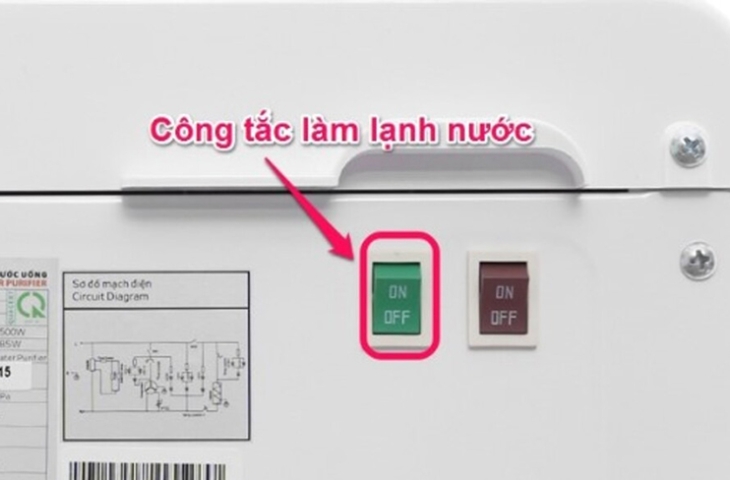 Khi nước không lạnh, bạn có thể kiểm tra nhanh công tắc nóng lạnh đã bật chưa