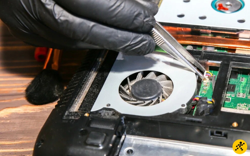 Độ phức tạp khi tháo lắp có thể ảnh hưởng đến giá sửa loa laptop bị rè Độ phức tạp khi tháo lắp có thể ảnh hưởng đến giá sửa loa laptop bị rè