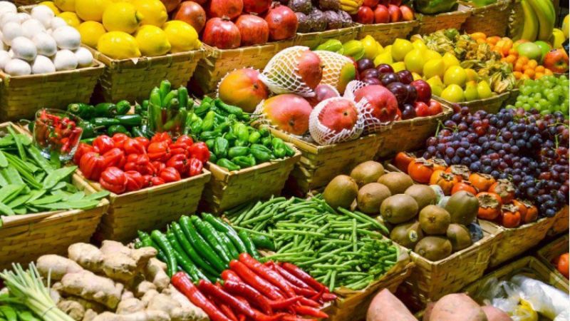 Bạn nên xây dựng chế độ ăn nhiều rau quả để phòng ngừa suy thận
