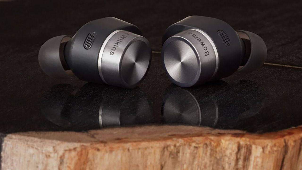 Chiếc tai nghe in-ear cao cấp bậc nhất tại TGDĐ có giá bao nhiêu?