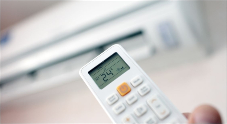 Hướng remote chính xác về mắt nhận tín hiệu trên dàn lạnh để đảm bảo quá trình dò mã tần số thành công