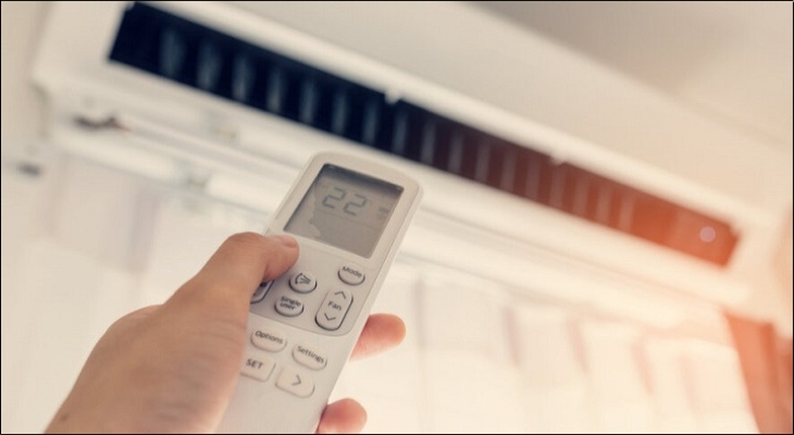 Ưu tiên lựa chọn remote đa năng của những thương hiệu uy tín, có chế độ bảo hành rõ ràng