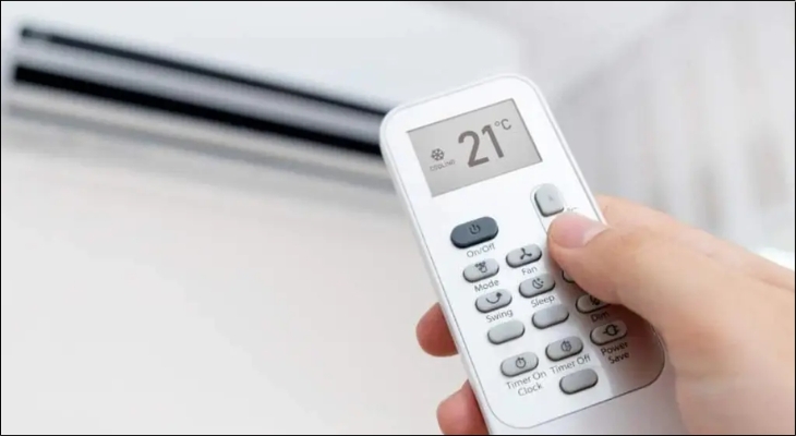 Khi đổi sang điều khiển cho máy lạnh khác, cần cài đặt lại mã tần số chính xác để remote tương thích