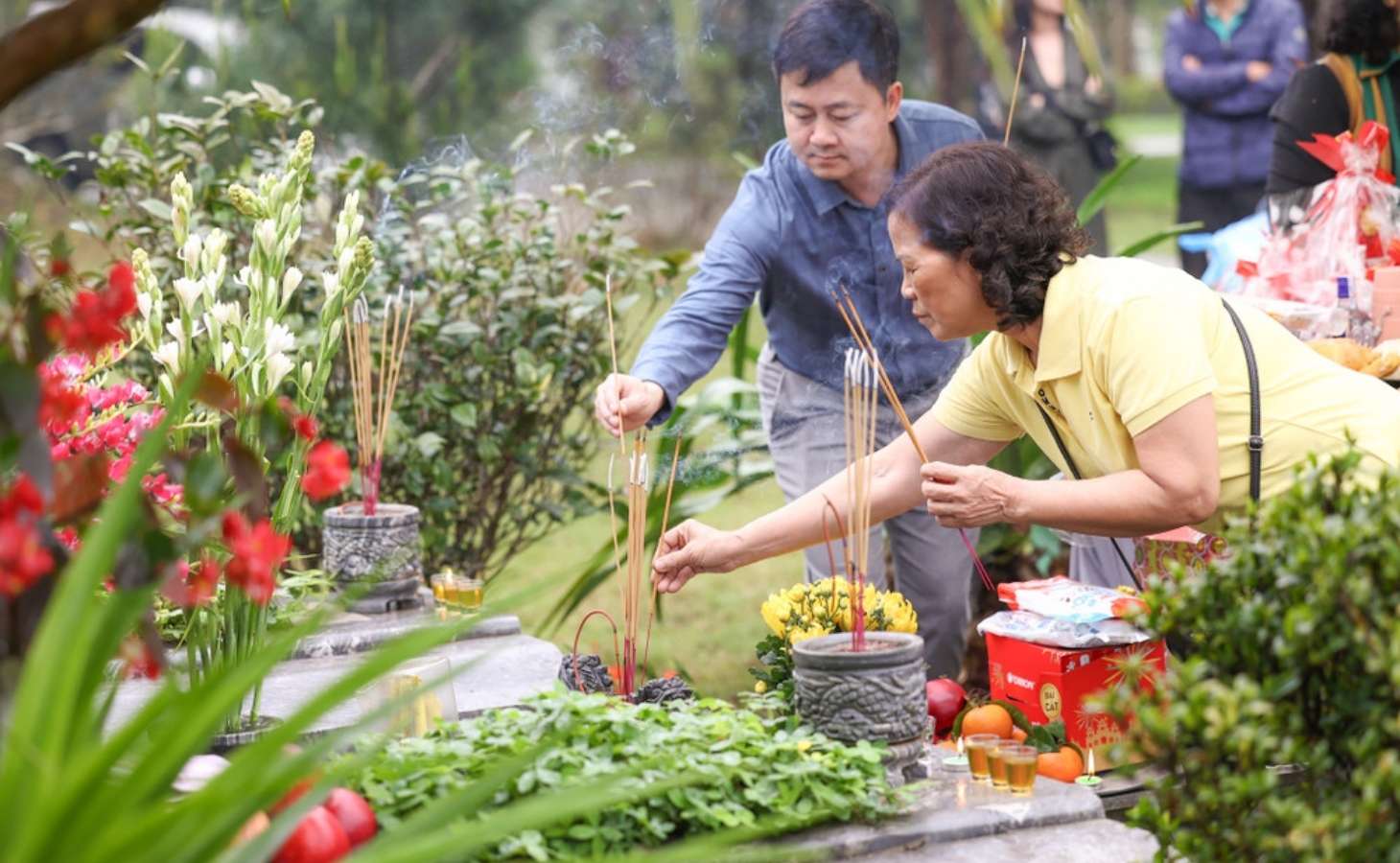 Tảo mộ thường diễn ra từ ngày 20 tháng Chạp đến chiều 30 Tết