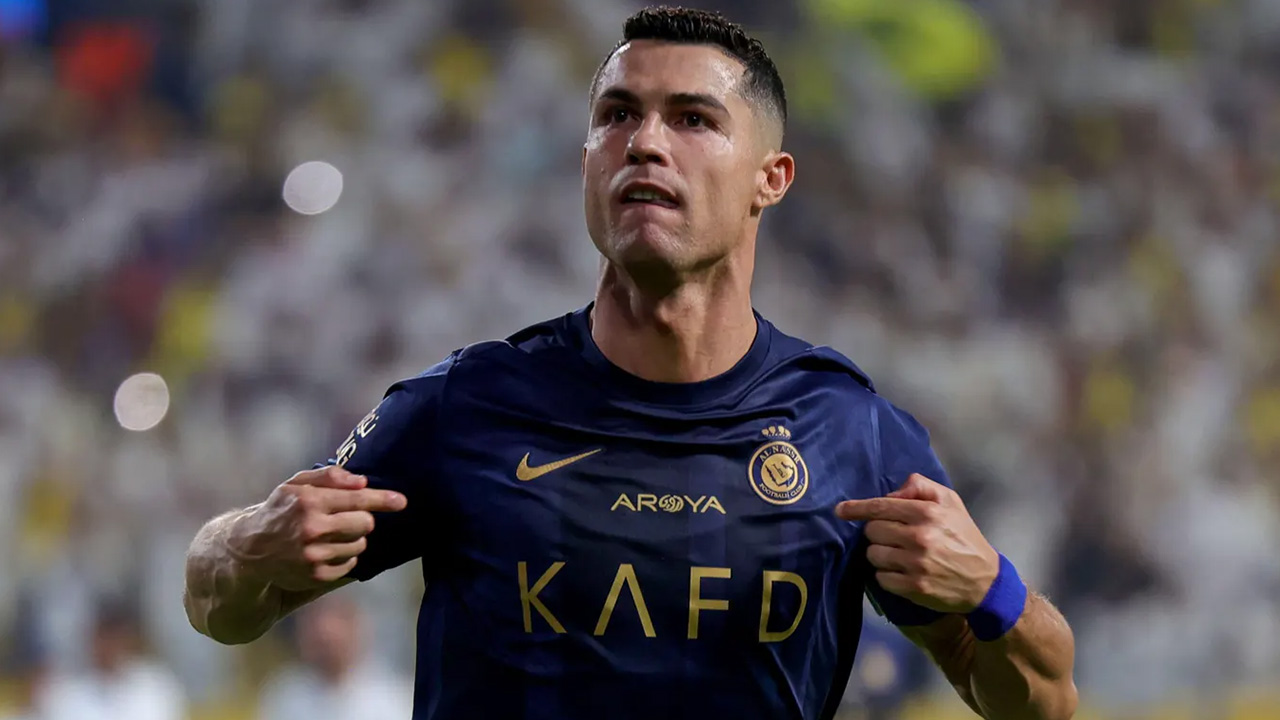 Cristiano Ronaldo phá vỡ kỷ lục khi đạt nút kim cương YouTube trong một ngày