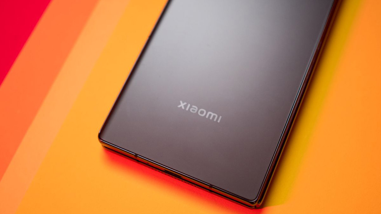 Mẫu smartphone gập 3 của Xiaomi bị rò rỉ ảnh render Mẫu smartphone gập 3 của Xiaomi bị rò rỉ ảnh render
