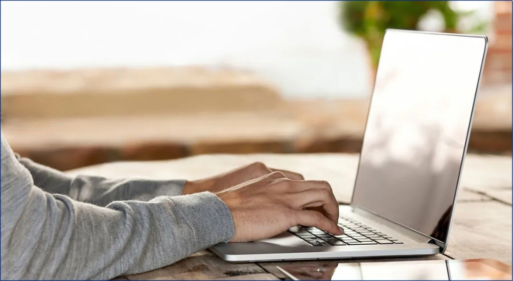 Agoda không công khai địa chỉ email hỗ trợ chung mà khuyến khích người dùng gửi yêu cầu qua form liên hệ trên website Agoda không công khai địa chỉ email hỗ trợ chung mà khuyến khích người dùng gửi yêu cầu qua form liên hệ trên website
