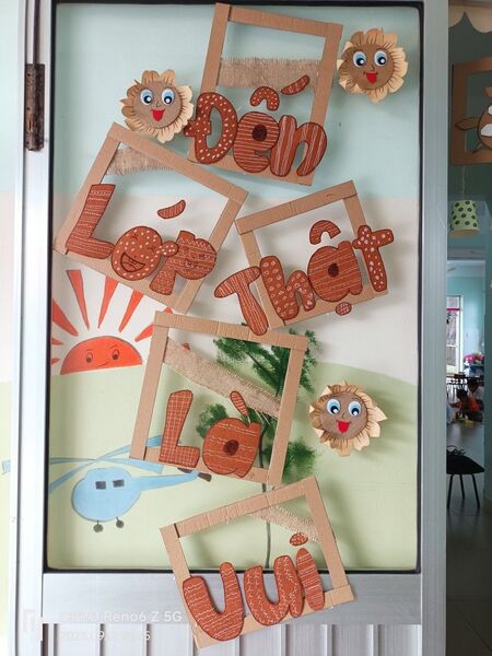 Trang trí cửa lớp mầm non 10