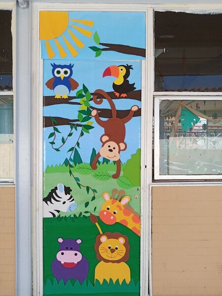 Trang trí cửa lớp mầm non 24