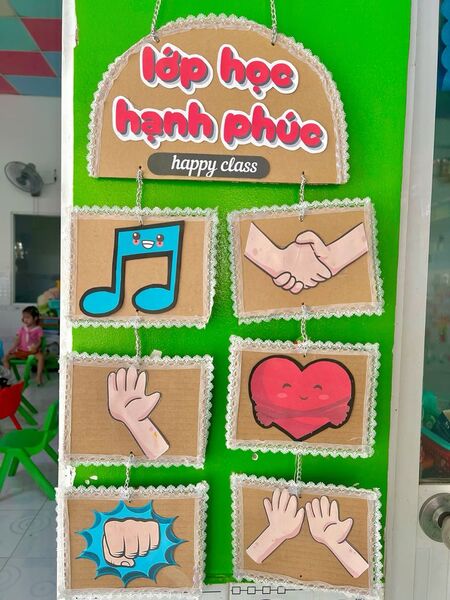 Trang trí cửa lớp mầm non 27