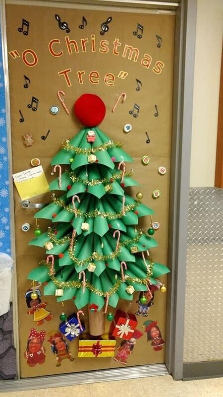 Trang trí cửa lớp mầm non chủ đề Giáng sinh 11