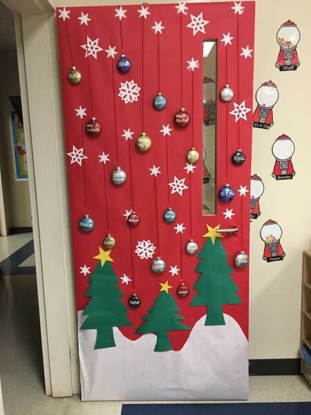Trang trí cửa lớp mầm non chủ đề Giáng sinh 13