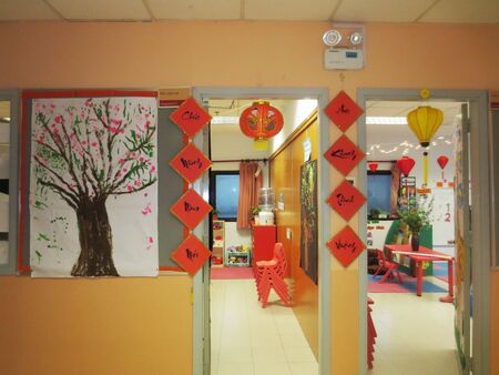 Trang trí cửa lớp mầm non chủ đề Tết 2