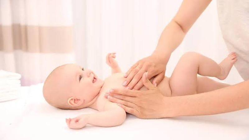 Trẻ sơ sinh đi ngoài có nhầy vàng có thể là do rối loạn tiêu hoá Trẻ sơ sinh đi ngoài có nhầy vàng có thể là do rối loạn tiêu hoá