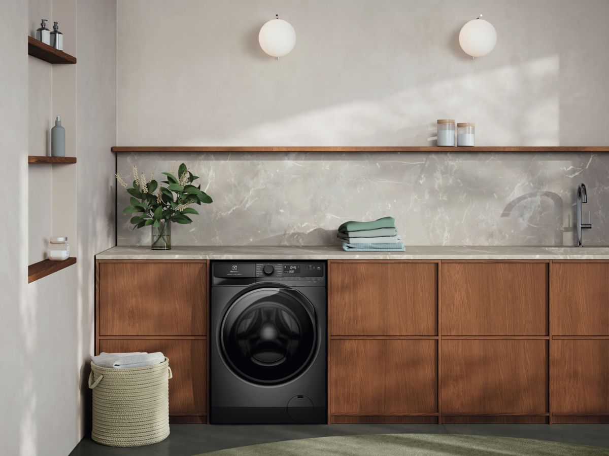 Máy giặt sấy Electrolux UltimateCare 500 Inverter 13 kg EWW1343P5SC được bảo hành động cơ lên đến 10 năm