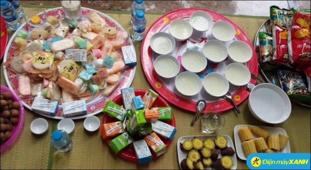 Gia chủ cần chọn địa điểm cúng cô hồn ngoài sân, vỉa hè hoặc trước cửa nhà để vong linh dễ tiếp cận