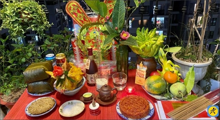 Mâm cúng Giao thừa ngoài trời không cần quá cầu kỳ nhưng phải được chuẩn bị tươm tất, sạch sẽ và đầy đủ lễ vật cần thiết