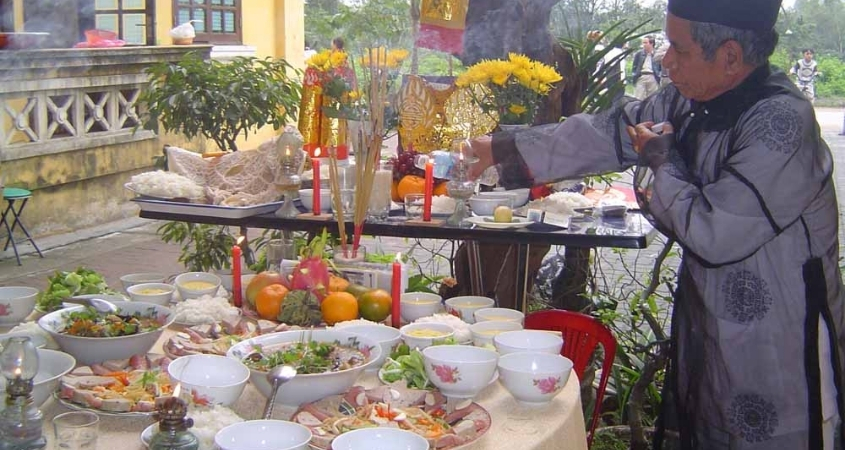 Văn khấn cúng tất niên ngoài trời Văn khấn cúng tất niên ngoài trời