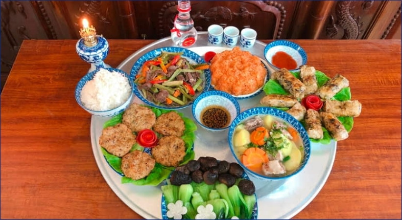 Việc sắm lễ và sửa soạn mâm cúng Thổ Công không cần quá cầu kỳ nhưng phải đảm bảo sự sạch sẽ