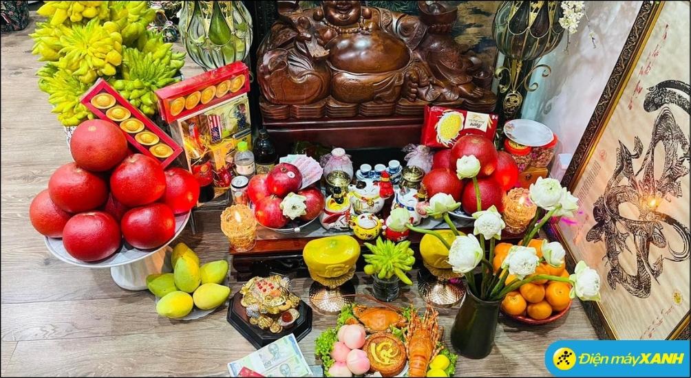 Khi cúng vía Thần Tài, gia chủ cần chuẩn bị bộ Tam Sên, cá lóc nướng nguyên con, mâm ngũ quả không dập nát