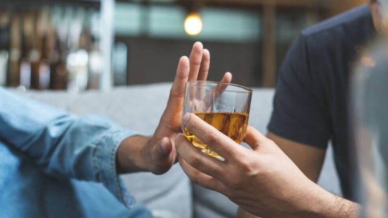 Kiêng uống rượu bia có thể phòng ngừa viêm tụy